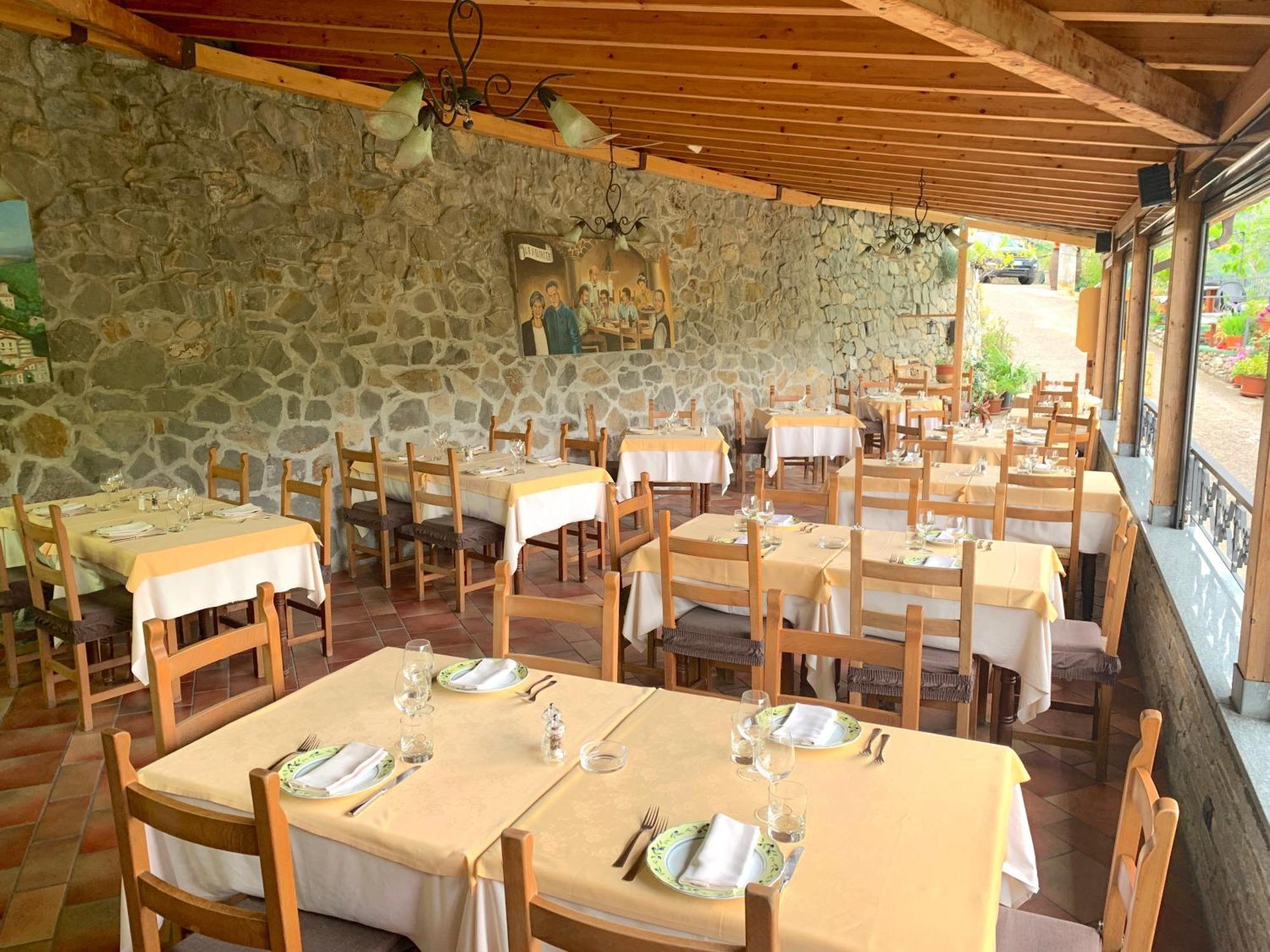 La Favorita Apricale B&B & Ristorante Екстер'єр фото