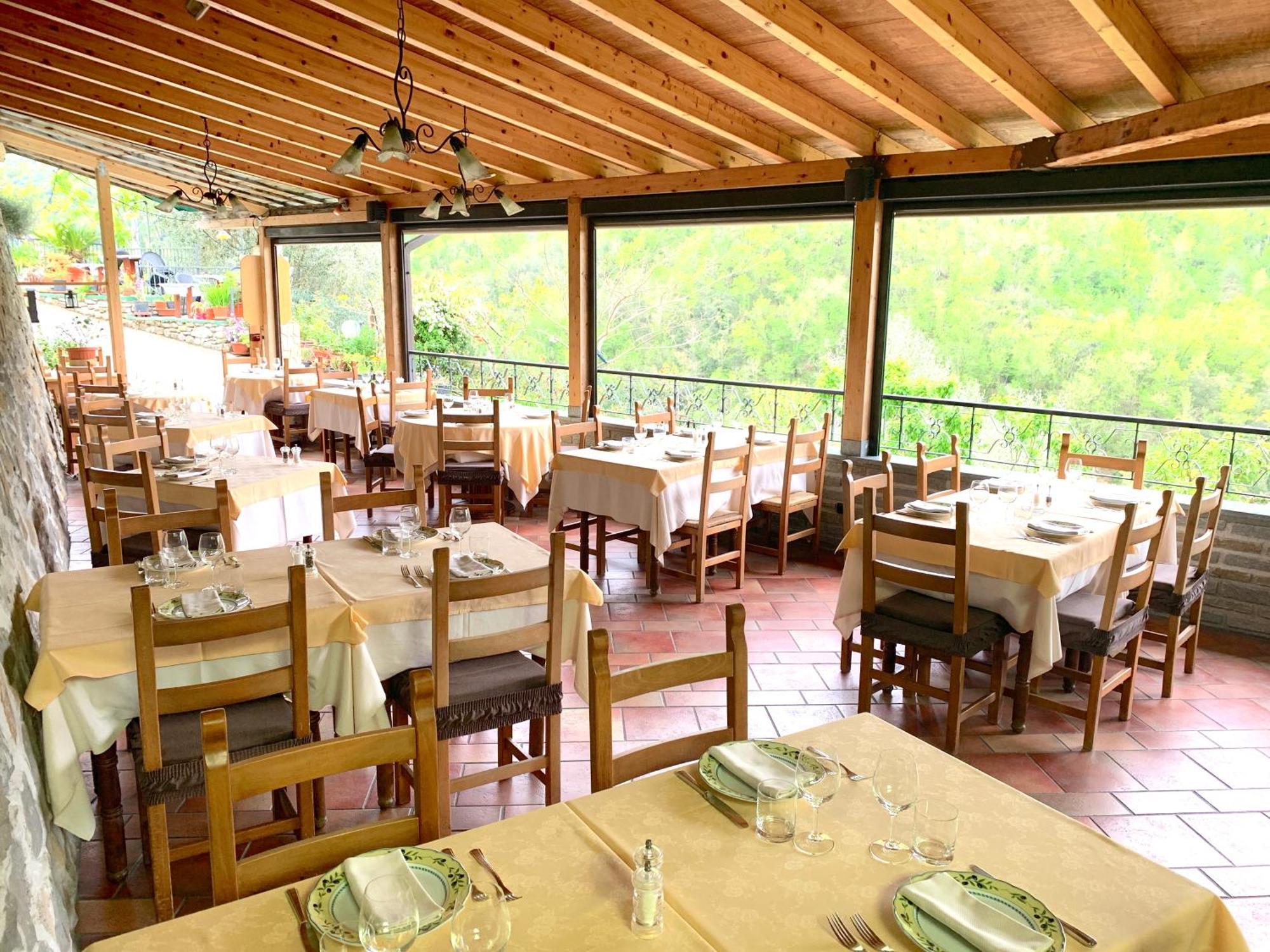 La Favorita Apricale B&B & Ristorante Екстер'єр фото