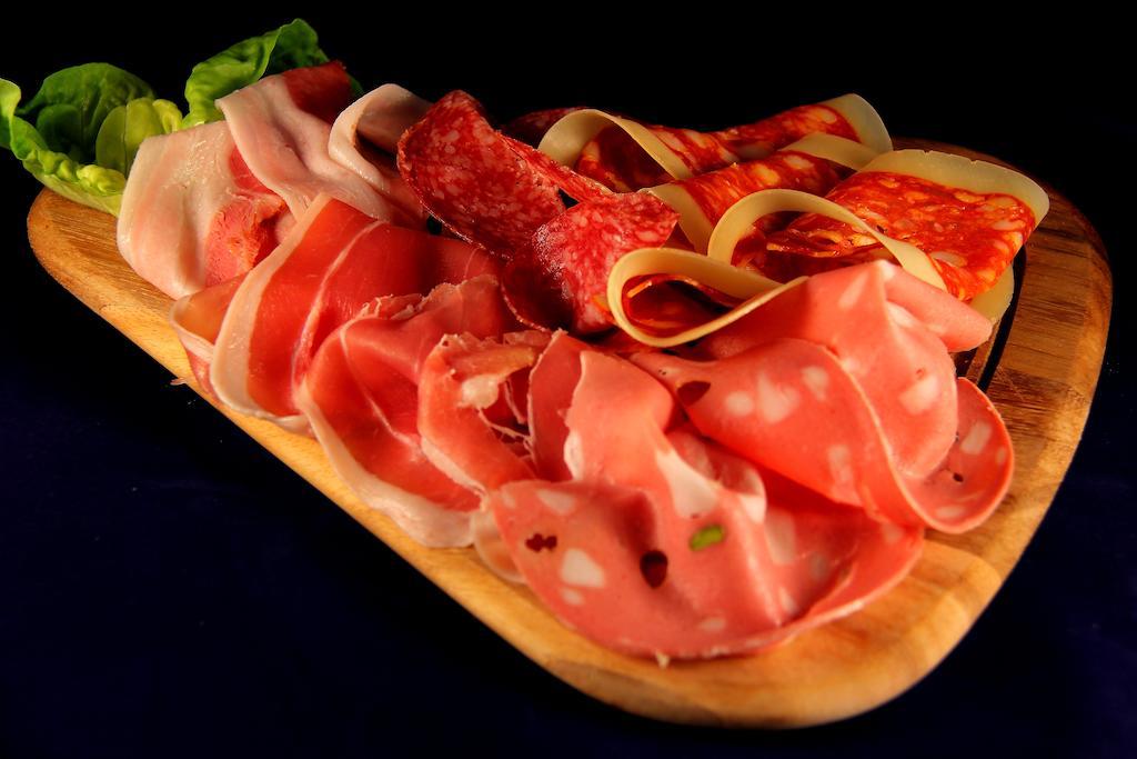 La Favorita Apricale B&B & Ristorante Екстер'єр фото